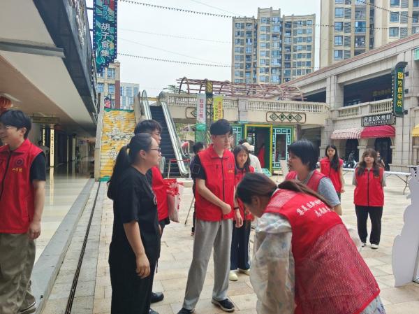 “浓情端午 粽香莲亭”——信息工程学院师生走进社区开展端午主题活动
